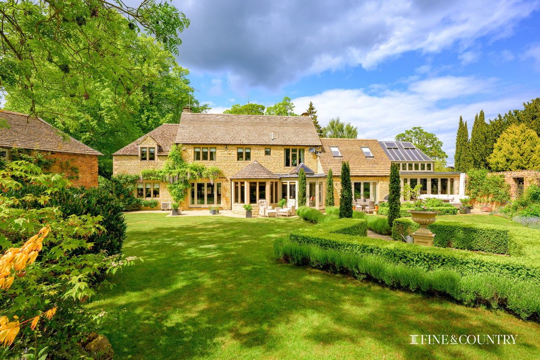 House in Greatford, England 1 - 18022938