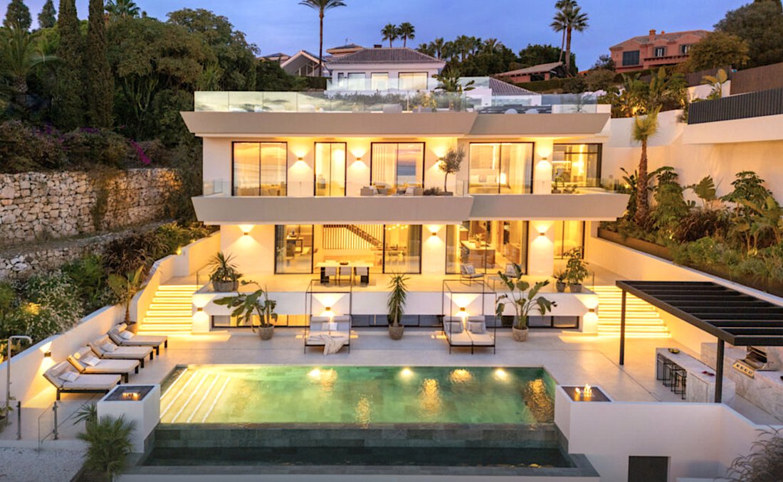 Villa in Elviria-Cabopino, Marbella, Spain 1 - 17151521