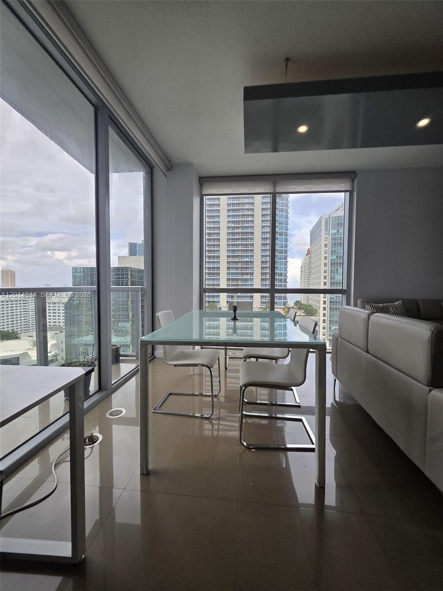Condo in Miami, Florida, United States 1 - 18022525