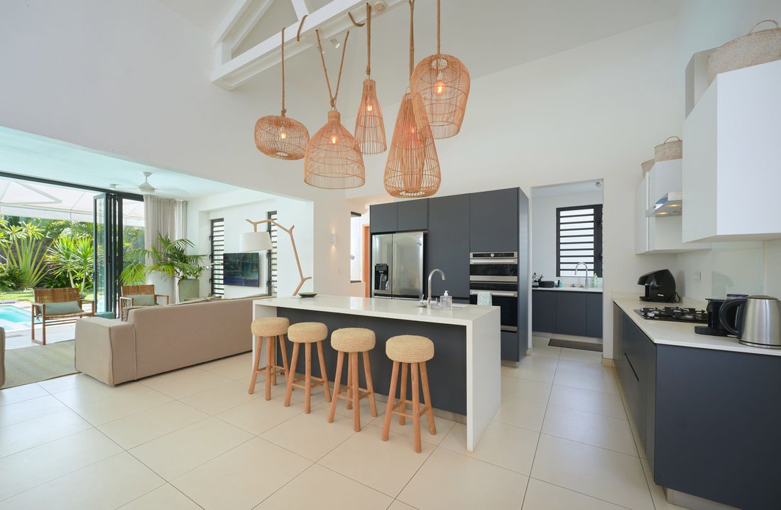 Villa in Grand Baie, Rivière du Rempart District, Mauritius 2 - 18023243