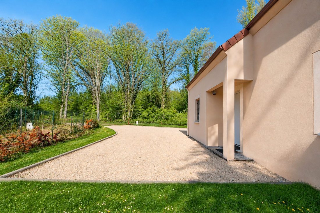 House in Le Village, Elancourt, France 2 - 17070594