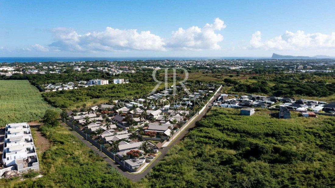 Villa in Grand Baie, Rivière du Rempart District, Mauritius 2 - 18024115