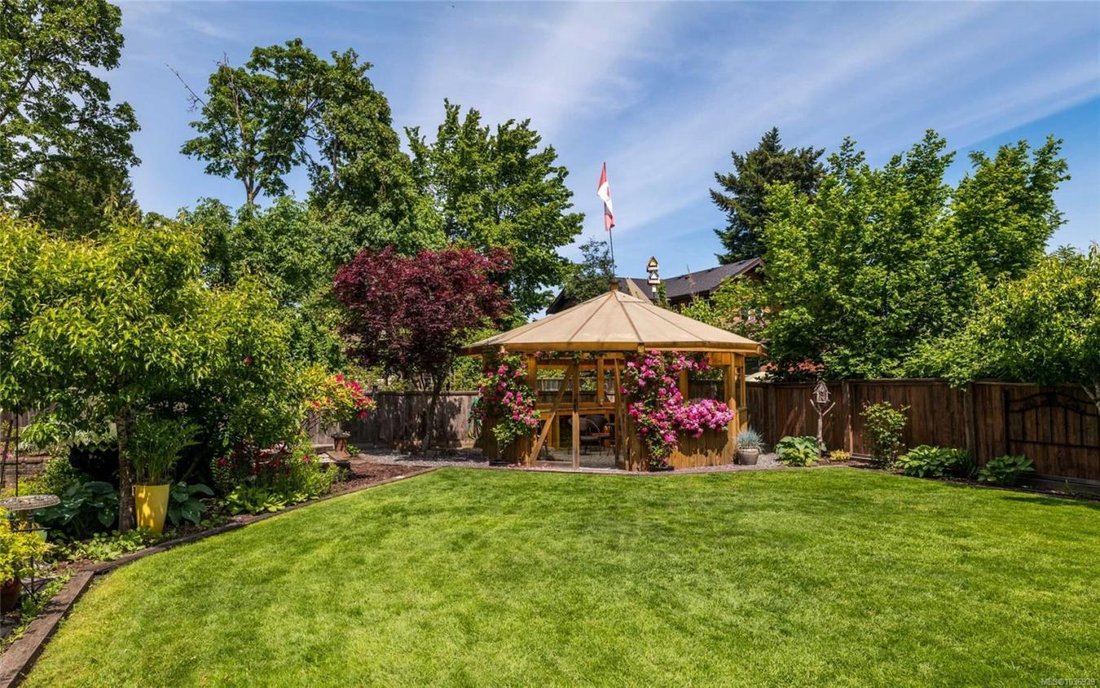 House in Duncan, British Columbia, Canada 2 - 18023788