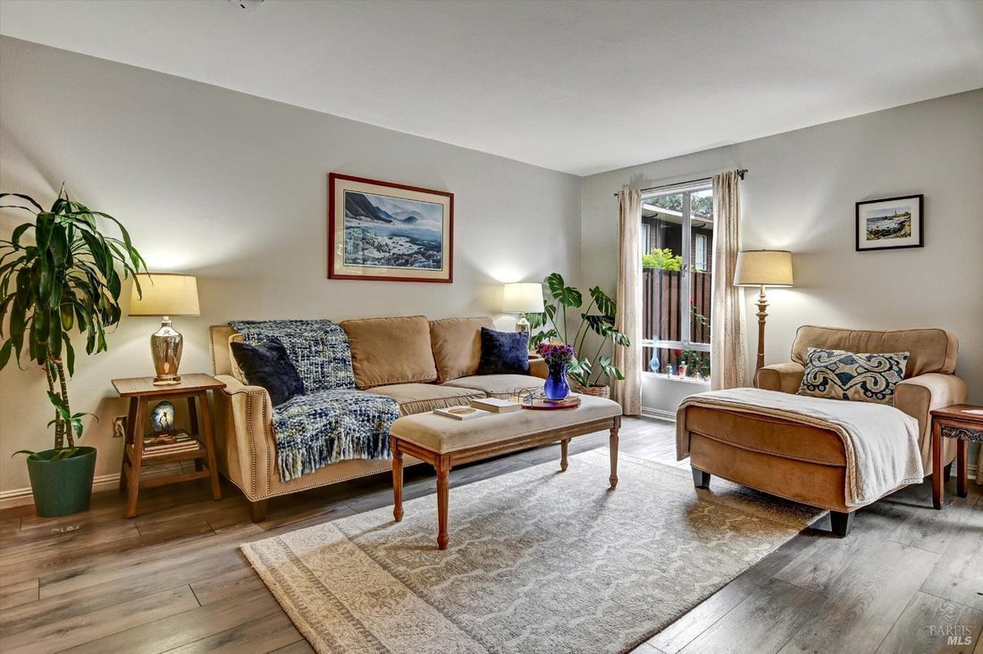 Condo in San Rafael, California, United States 4 - 18023723