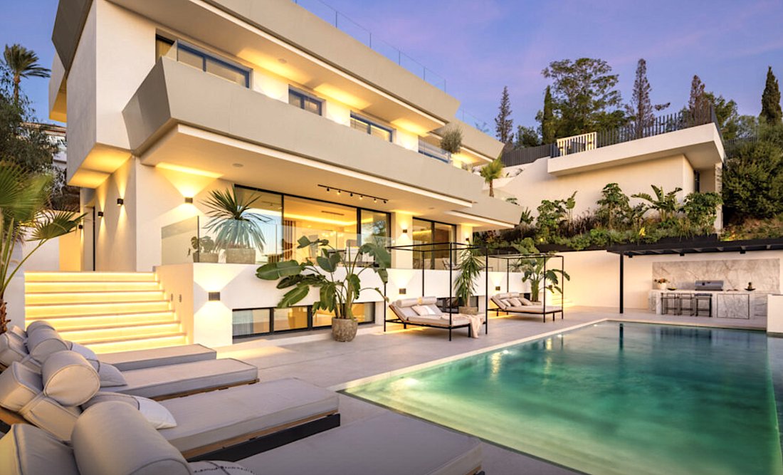 Villa in Elviria-Cabopino, Marbella, Spain 3 - 17151521