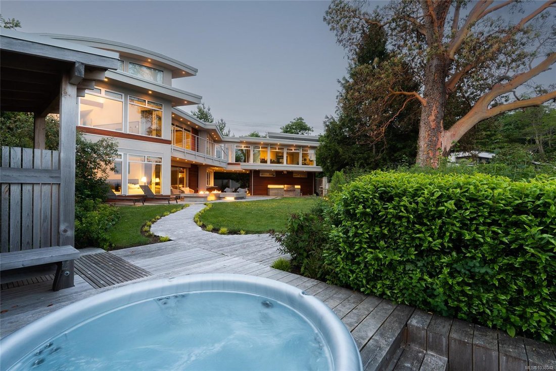 House in Saanich, British Columbia, Canada 3 - 18023746
