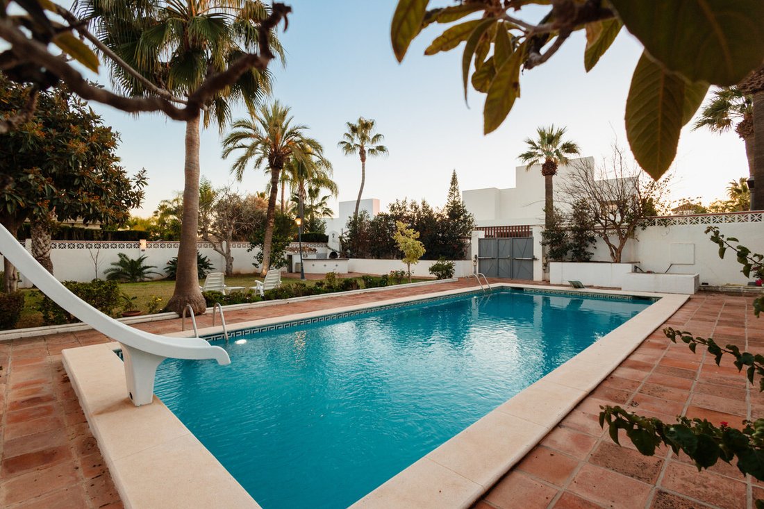 Villa in Elviria-Cabopino, Marbella, Spain 2 - 11989678