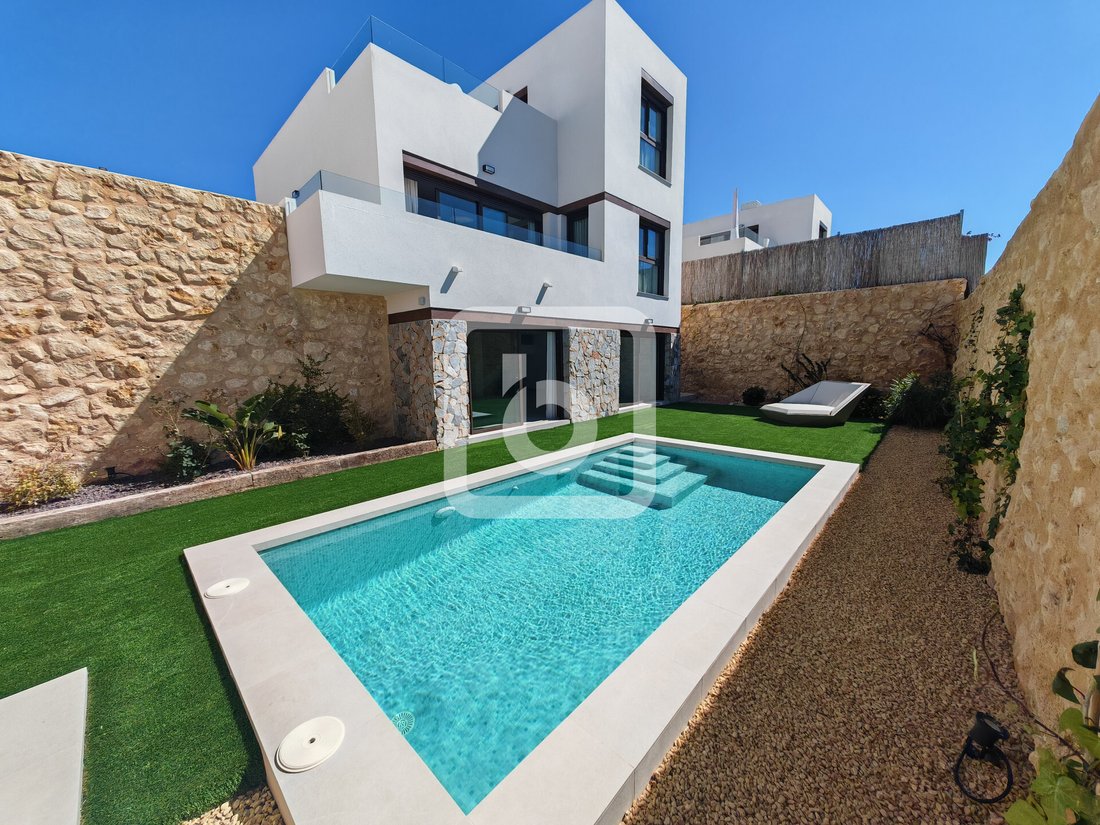 Villa in Finestrat, Valencian Community, Spain 1 - 17546533