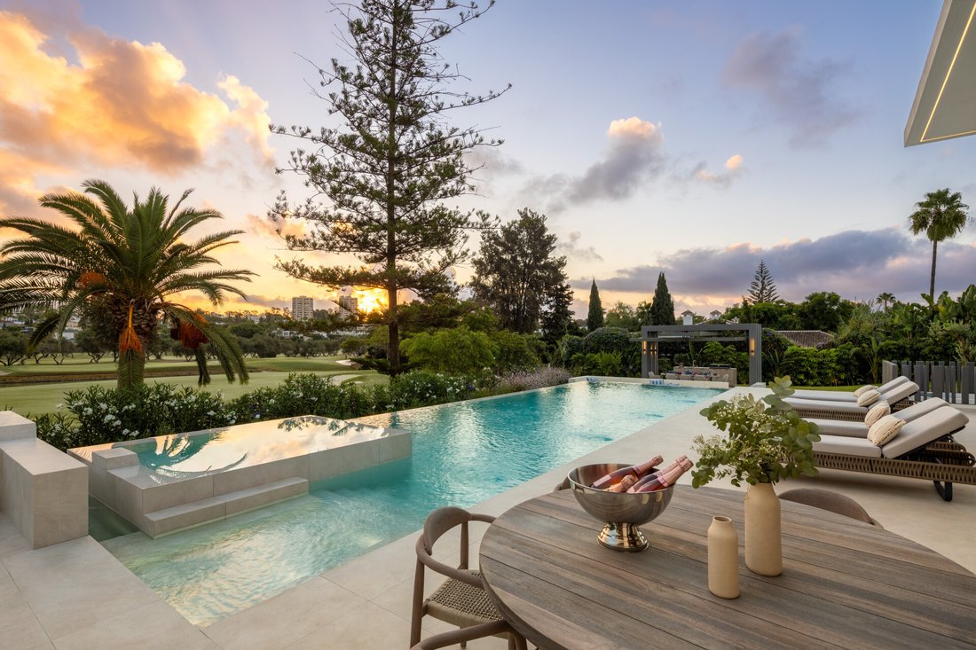 Villa in Nueva Andalucia, Marbella, Spain 2 - 15402611