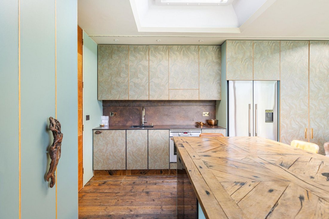 House in Elmbridge, England 5 - 18022951