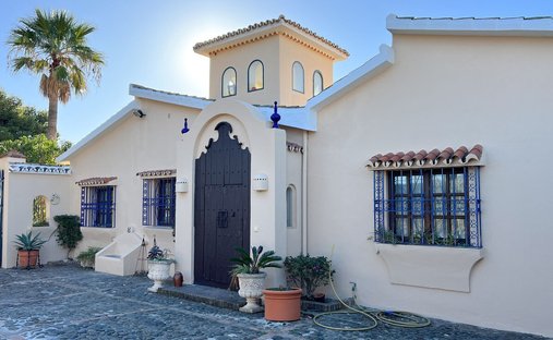 Villa in Estepona, Andalusia, Spain 1