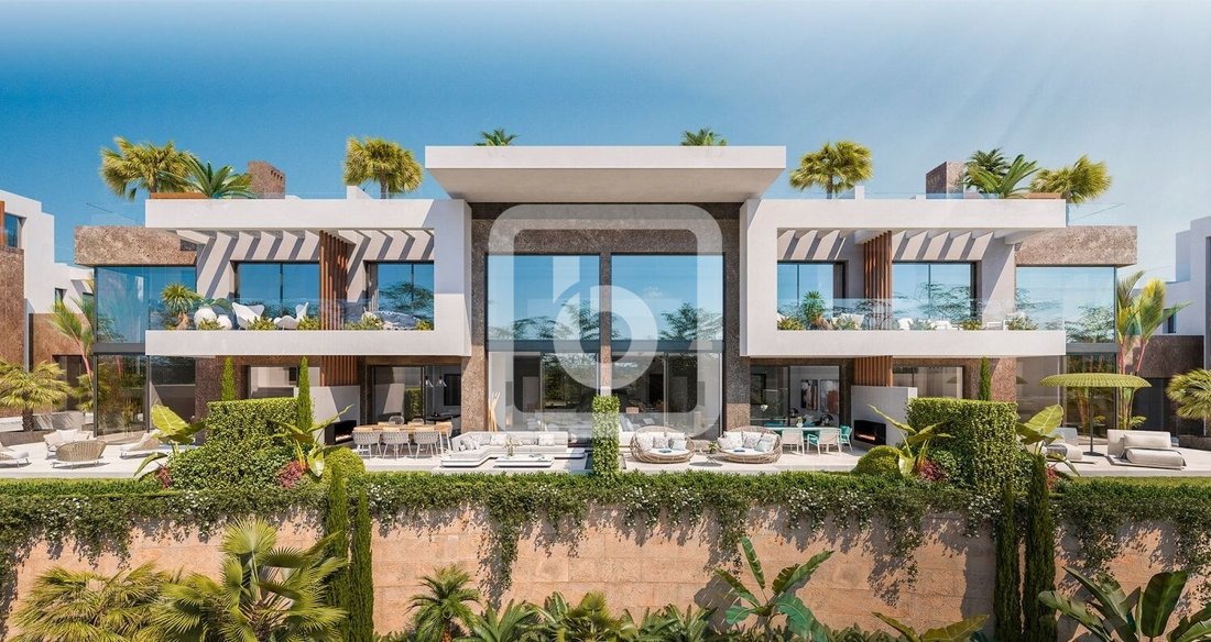 Villa in Rio Real, Marbella, Andalusia 1 - 15384880