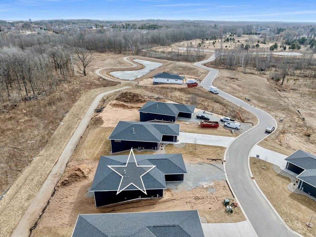 House in Howard, Wisconsin, United States 4 - 18023828
