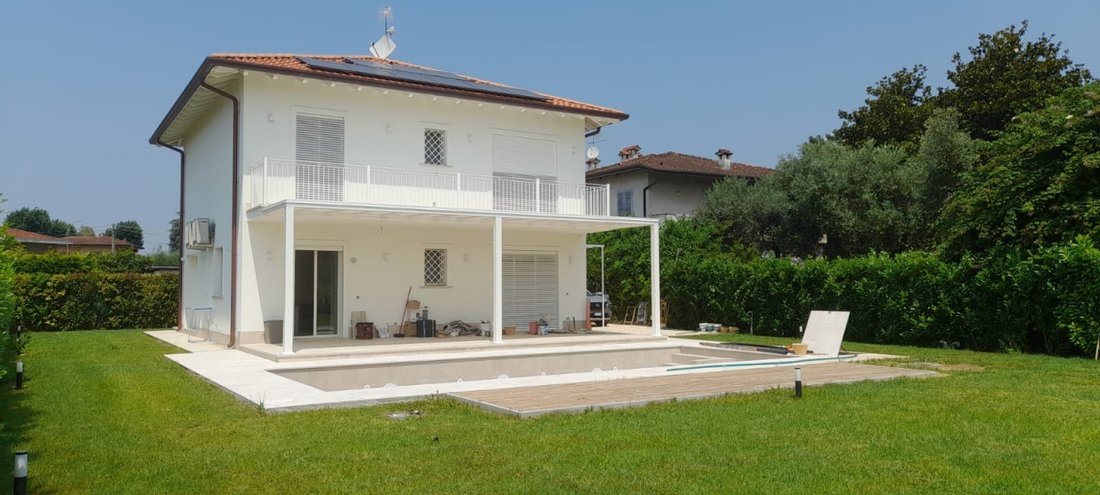Villa in Pietrasanta, Tuscany, Italy 1 - 18022547
