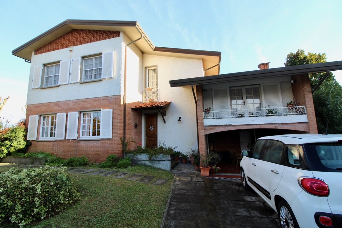 Villa in Tonfano, Pietrasanta, Italy 1 - 18022624