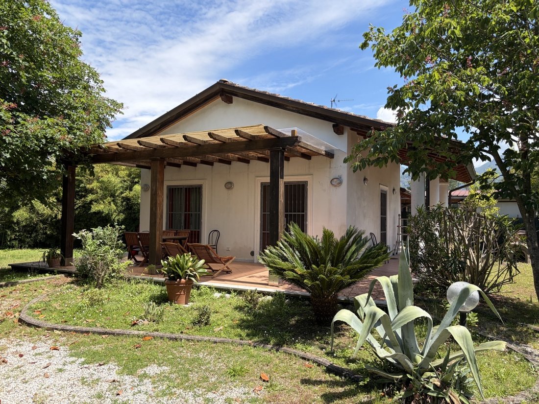 Villa in Tonfano, Pietrasanta, Italy 1 - 18022585