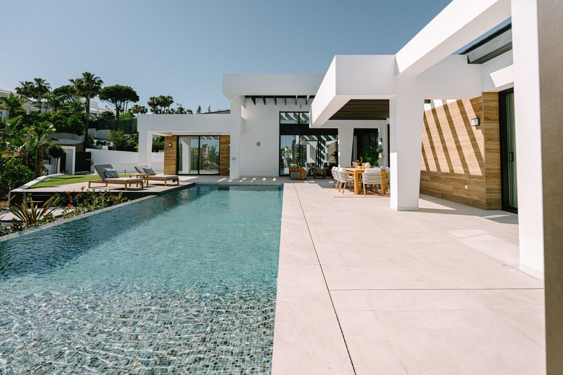 Villa in Nueva Andalucia, Marbella, Spain 2 - 15101142