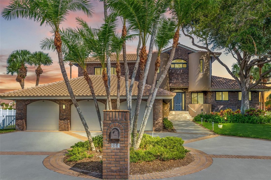 House in St. Petersburg, Florida, United States 1 - 18019605