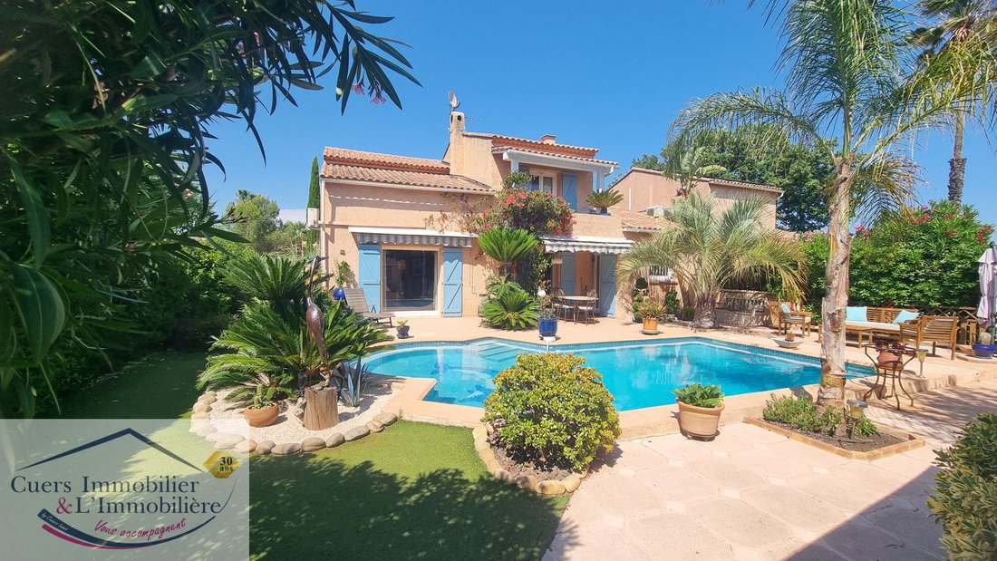 Villa en Hyères, Provenza-Alpes-Costa Azul, Francia 1 - 18023012