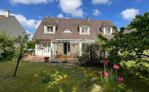 House in Basses Roches, Conflans-Sainte-Honorine, France 1
