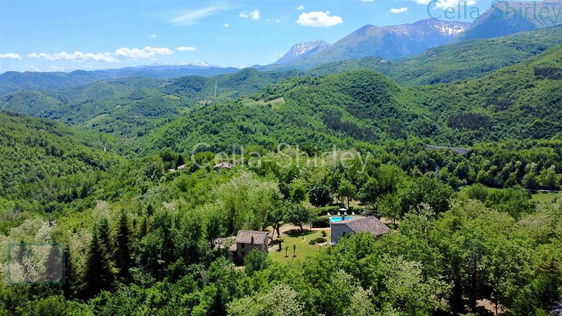 Estate in Amandola, Marche, Italy 2 - 18022537