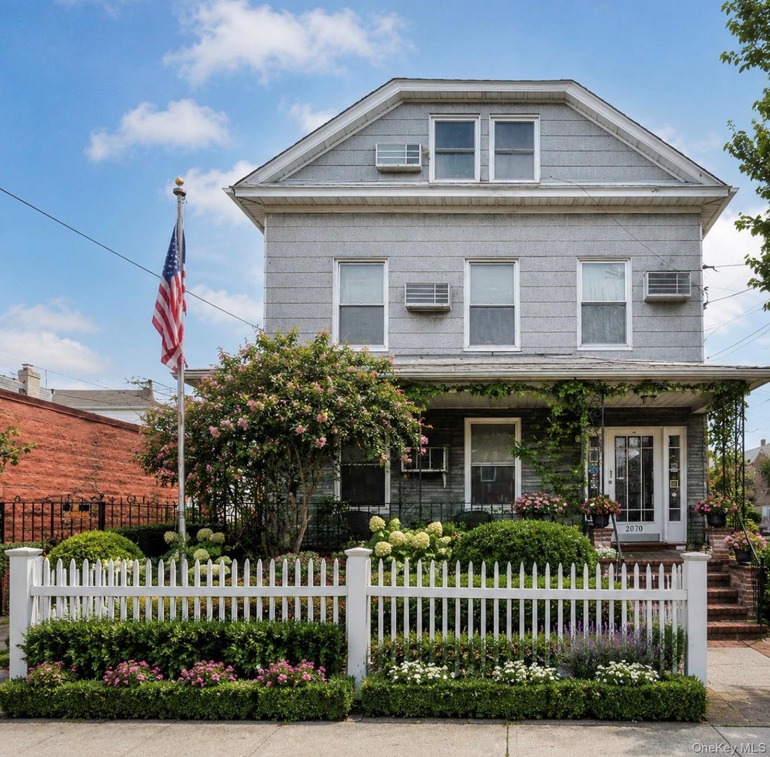 House in New York, New York, United States 1 - 18019502