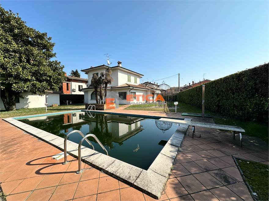 Villa in Truccazzano, Lombardy, Italy 1 - 18022644