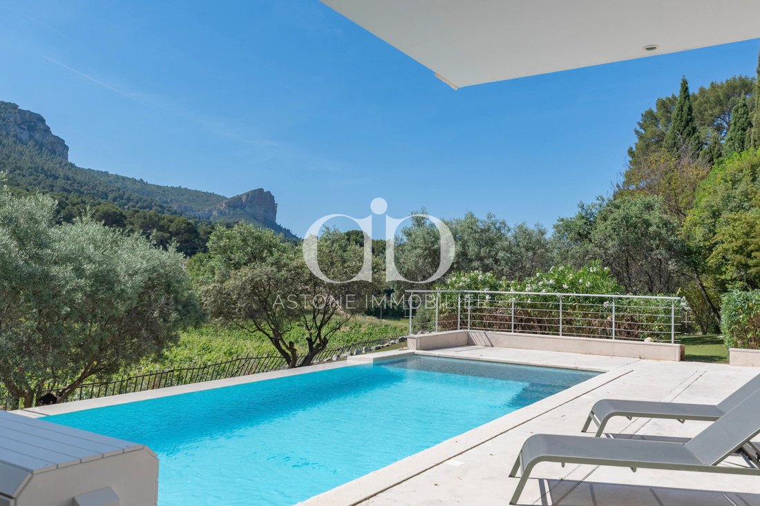 House in Cassis, Provence-Alpes-Côte d'Azur, France 2 - 17953820