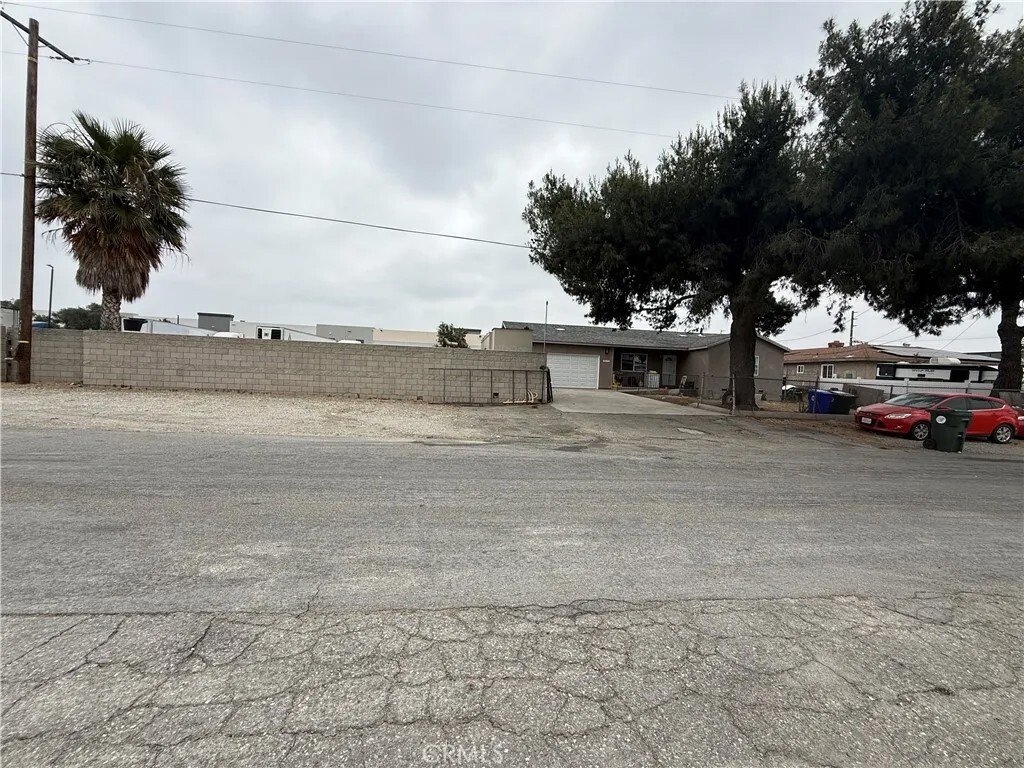 House in Fontana, California, United States 1 - 18022712