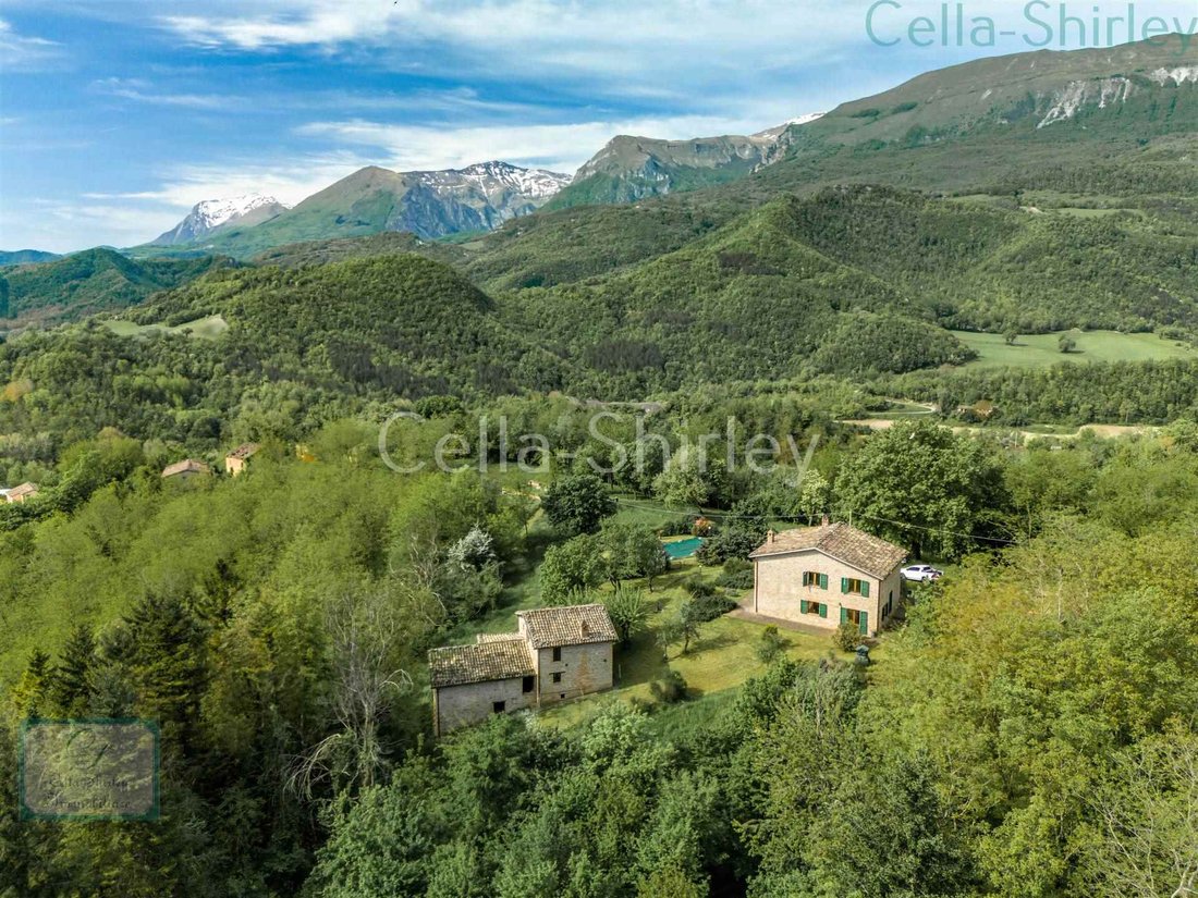 Estate in Amandola, Marche, Italy 1 - 18022537