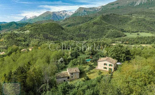 Finca en Amandola, Marcas, Italia 1
