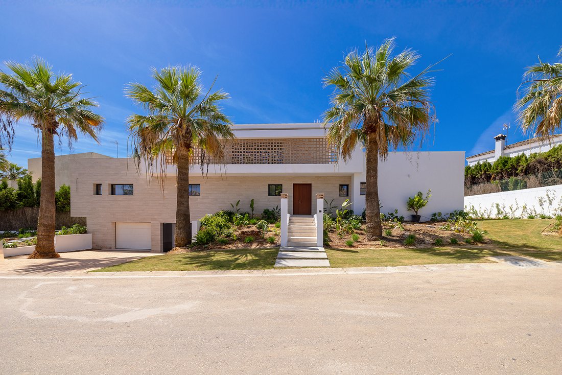 Villa in Sotogrande, San Roque, Andalusia 1 - 18023914