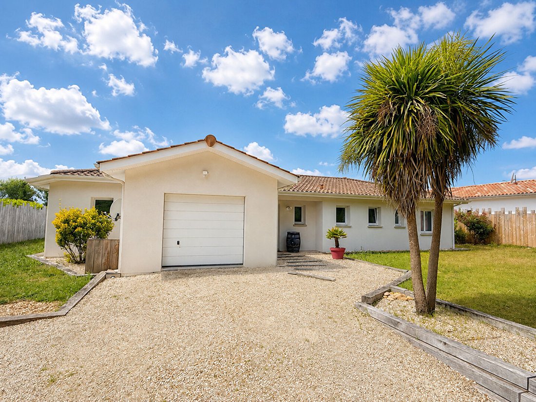 Villa in Salles, Nouvelle-Aquitaine, France 2 - 18024286