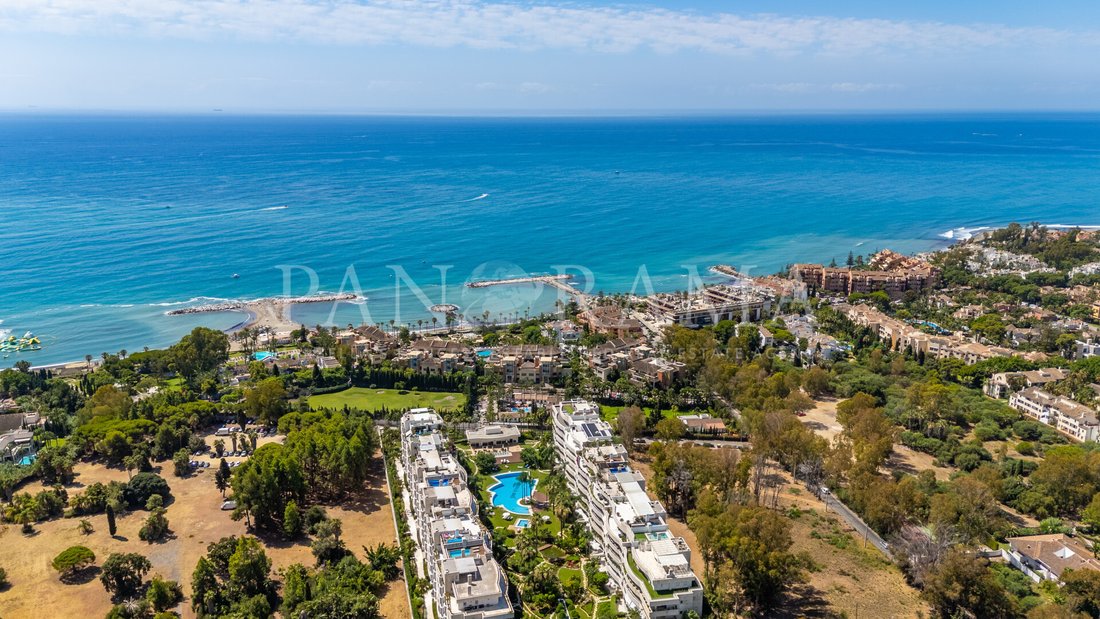 Apartment in Puerto Banus, Marbella, Spain 1 - 17479495