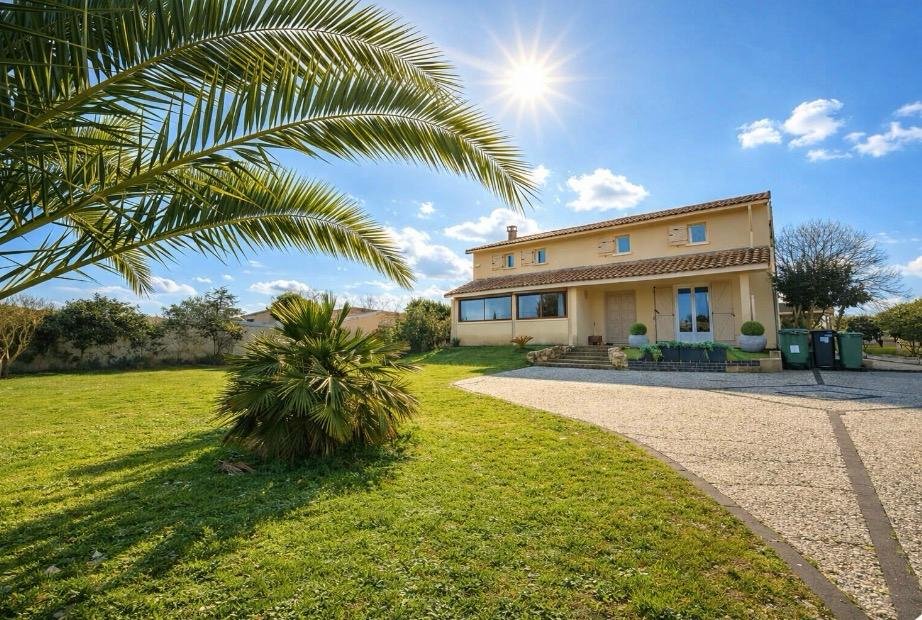 Villa en Lagrave-Le Bourg, Ambarès-et-Lagrave, Francia 2 - 18024222