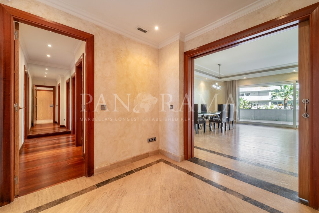 Apartment in Puerto Banus, Marbella, Spain 3 - 17479495