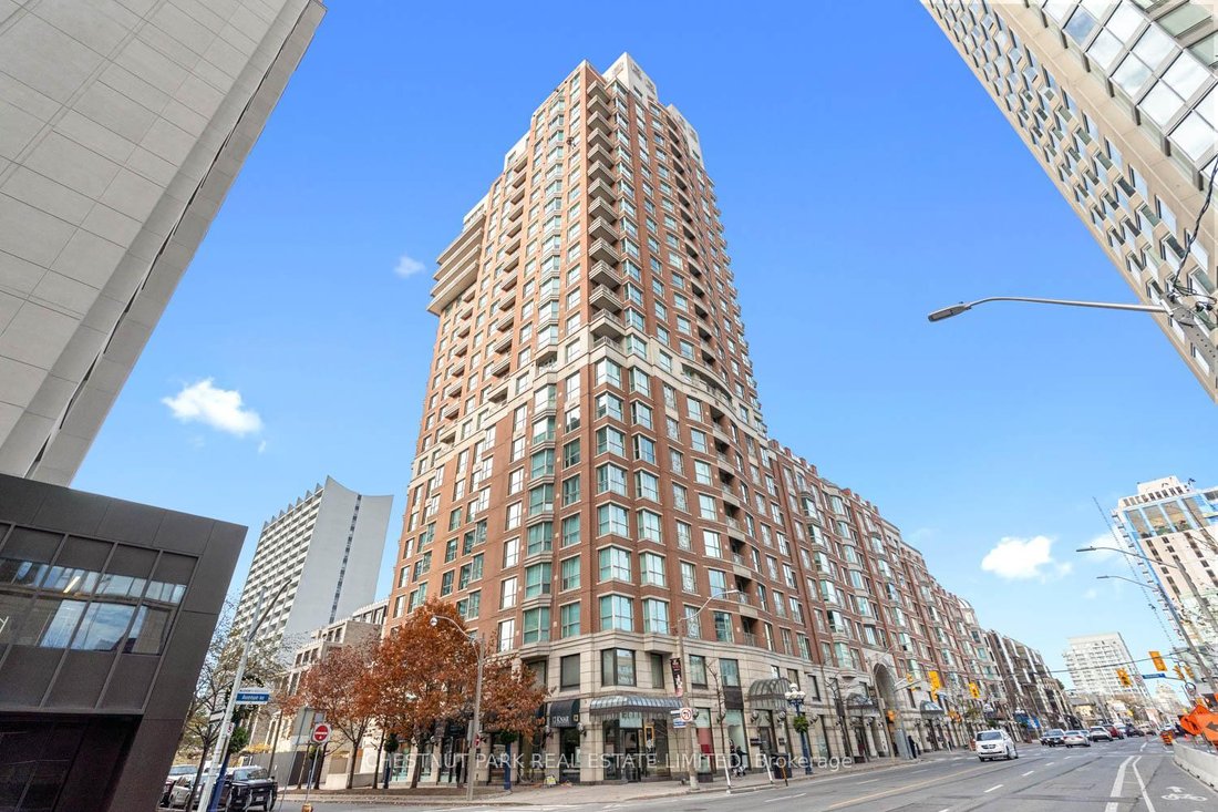 Apartment in Toronto, Ontario, Canada 1 - 18024052