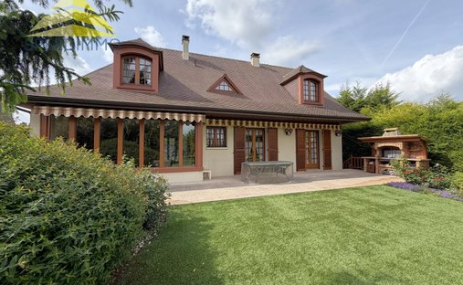 House in Mandres-les-Roses, Ile-de-France, France 1