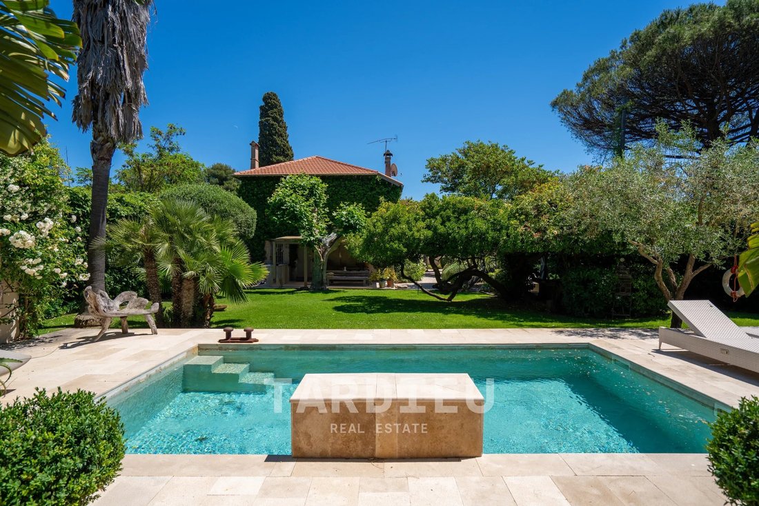House in Zone Ouest Urbaine, Saint-Tropez, France 1 - 18024468
