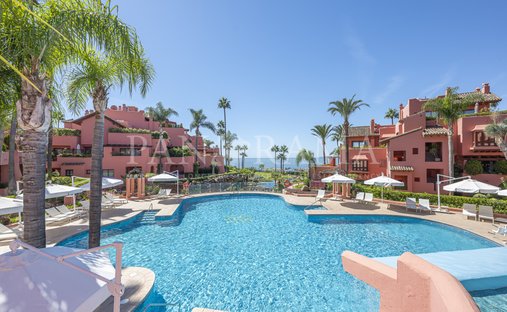 Wohnung in Gualdalmansa, Estepona, Andalusien 1