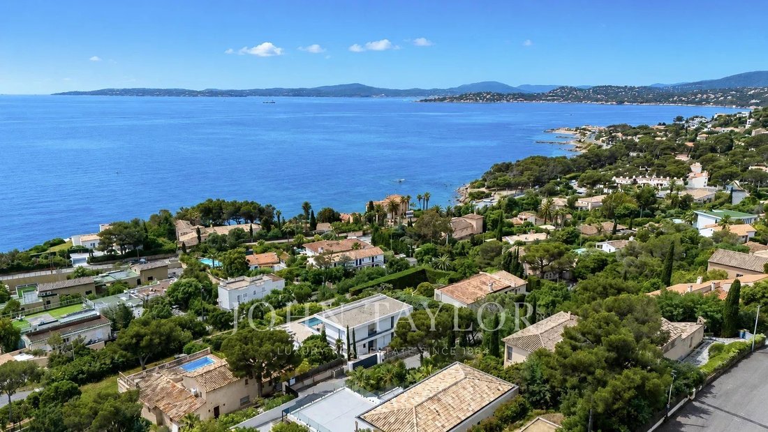 Estate in French Riviera, Provence-Alpes-Côte d'Azur, France 1 - 18023922