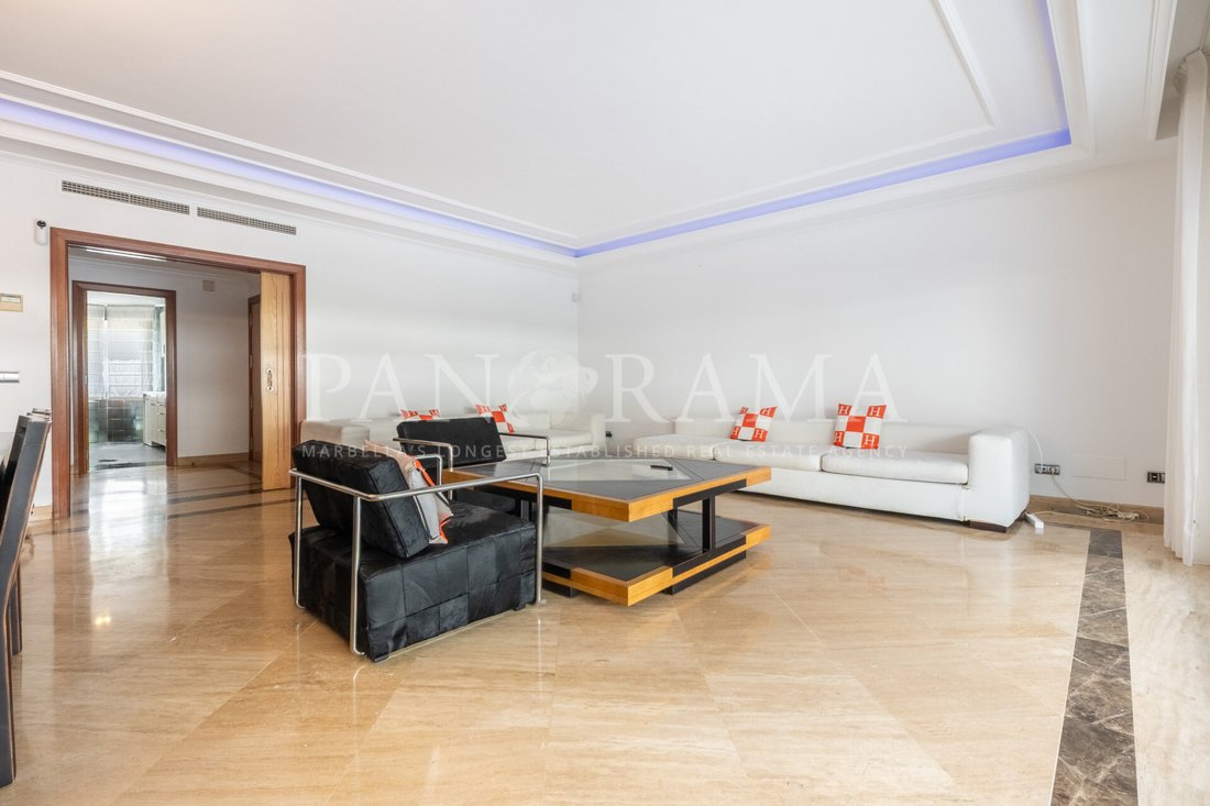 Apartment in Puerto Banus, Marbella, Spain 5 - 17930451