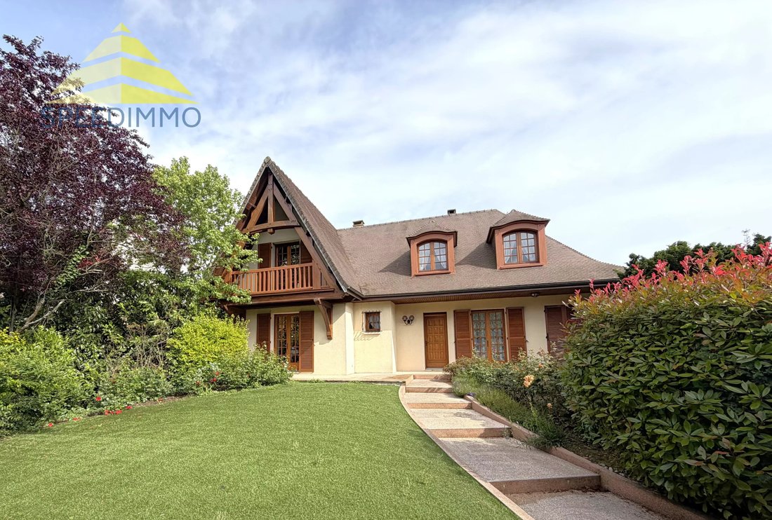 House in Mandres-les-Roses, Ile-de-France, France 2 - 18024289