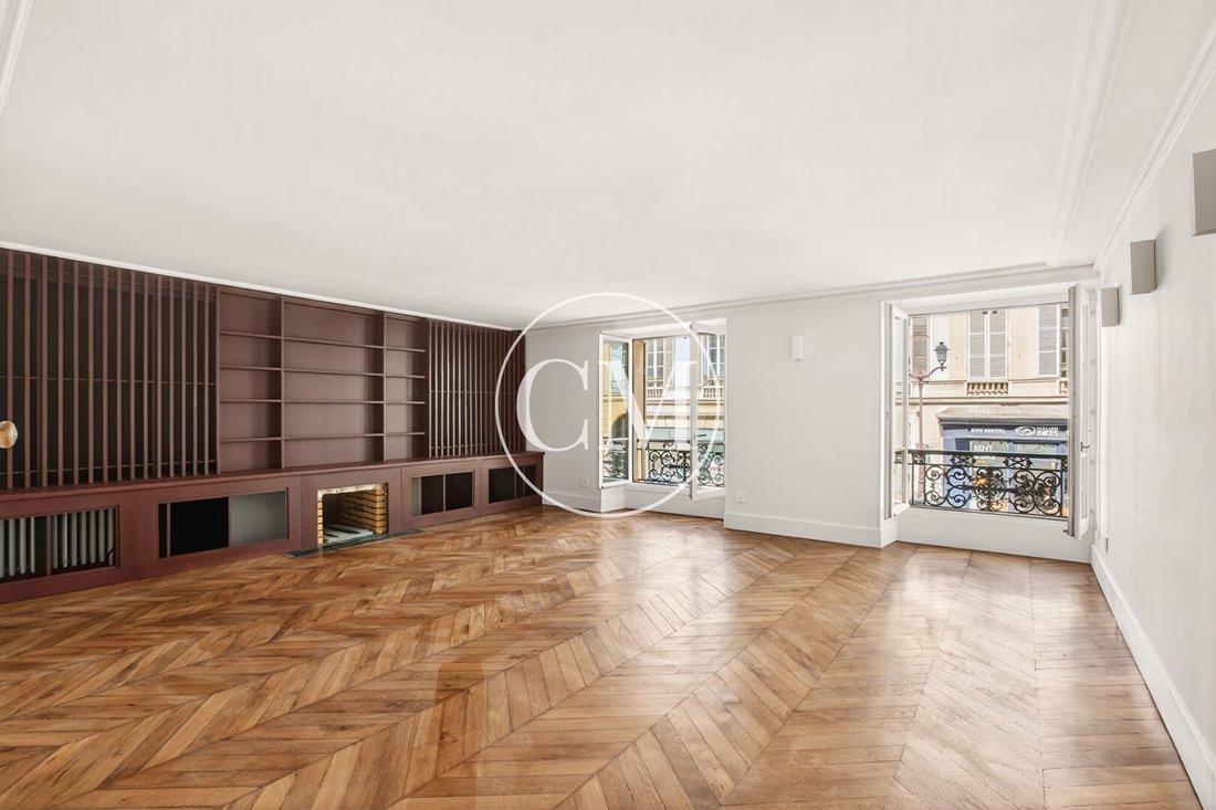 Apartment in Saint Louis, Versailles, France 3 - 18024285