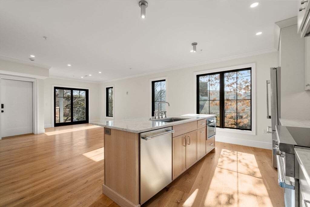 Condo in Boston, Massachusetts, United States 1 - 17397478