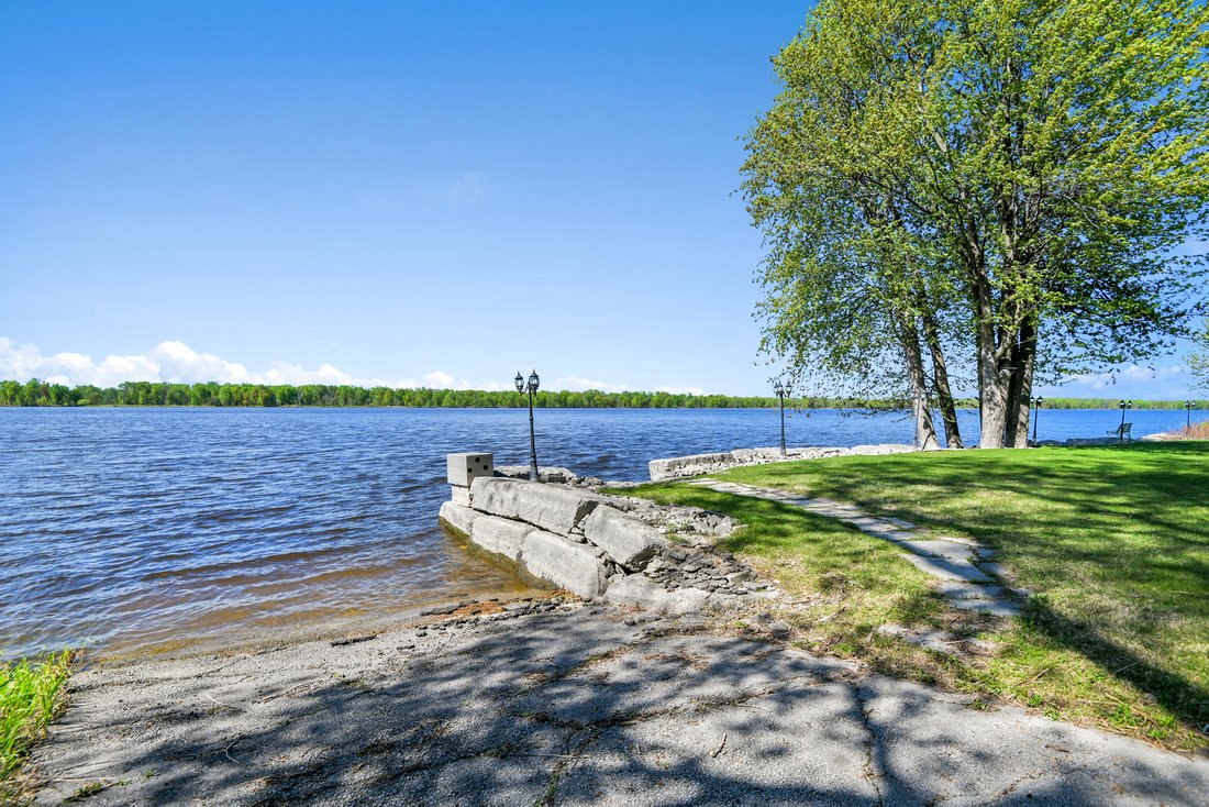 House in Ottawa, Ontario, Canada 3 - 18023984