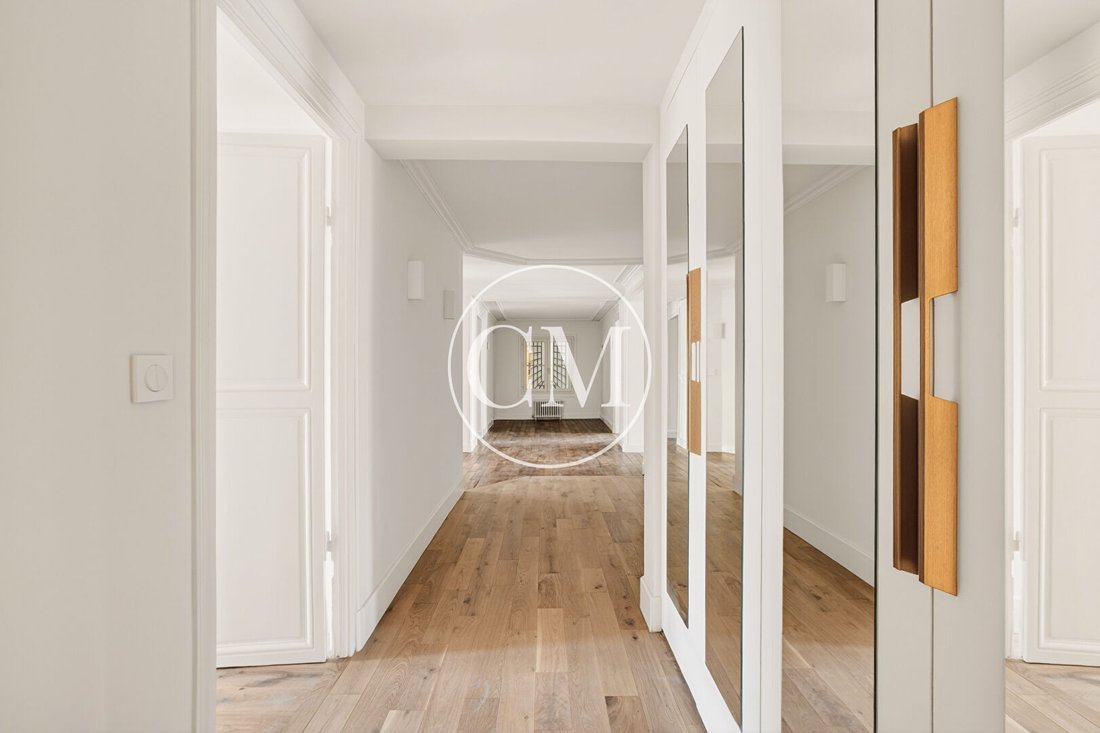 Apartment in Saint Louis, Versailles, France 2 - 18024285