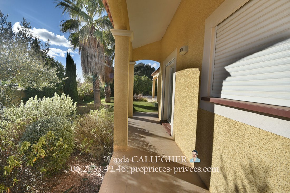 Villa in Roujan, Occitania, France 2 - 18024262
