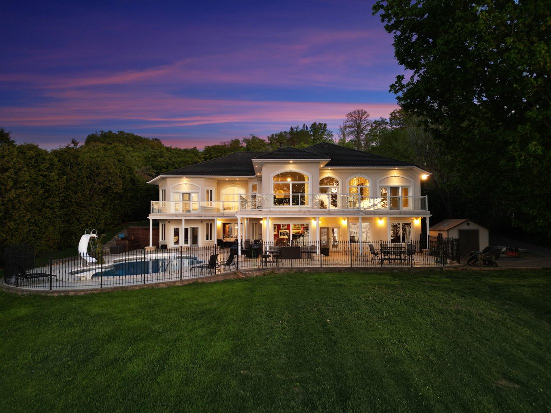 House in Ottawa, Ontario, Canada 4 - 18023984