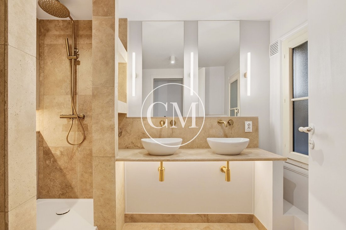 Apartment in Saint Louis, Versailles, France 4 - 18024285